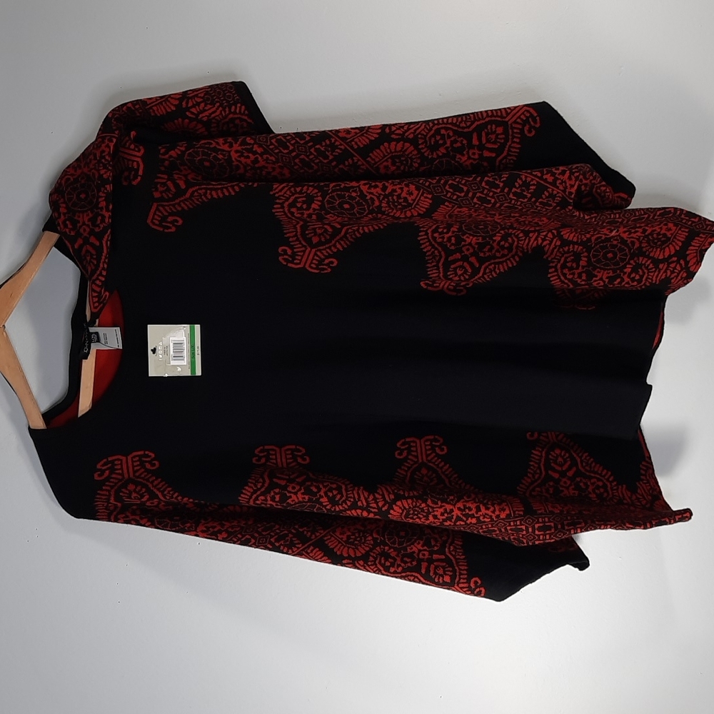 NWT JOHN MARKS Platinum Red/ Black Print Sweater  with scarf  SZ L/XL